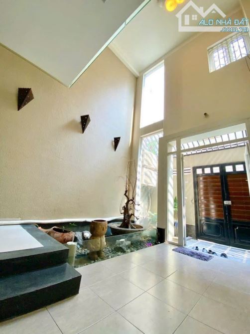 NGAY CÔNG VIÊN 23/9 - QUẬN 1 - Đ.LÊ LAI - 257m2 SÁT CHỢ BẾN THÀNH - 2