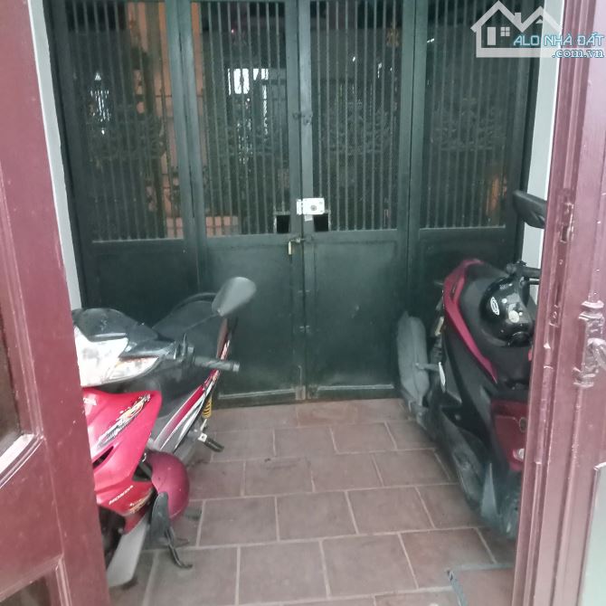 Cho thuê nhà nguyên căn ngõ 29 Khương Hạ, Khương Đình, Thanh Xuân. DT 35m x 4 tầng, giá - 2