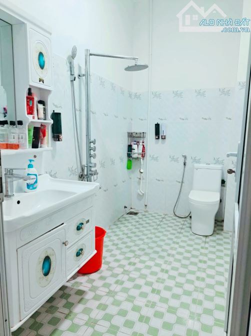 BÁN NHÀ HẺM XE HƠI THÔNG SÁT MẶT TIỀN HƯƠNG LỘ 2 5TẦNG 110M2 CÓ THANG MÁY GIÁ 13.X TỶ - 3