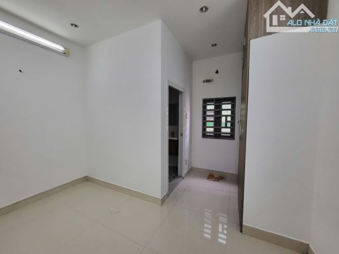 🏘️ 1/ TÔ HIỆU TTH TÂN PHÚ - GIÁP Q11 - HẺM XE HƠI ĐẬU CỬA - 56M2 - 4 TẦNG - GIÁ 7.5 TỶ - 3