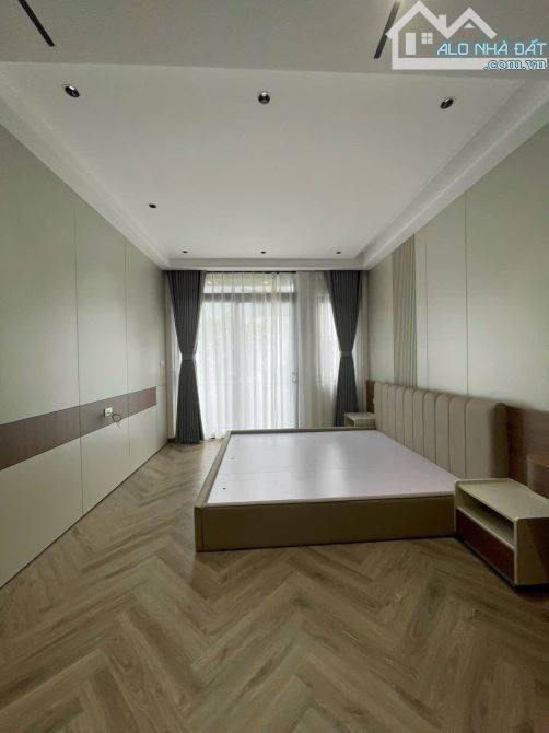 60M2 - 6 TẦNG - THANG MÁY - NGÕ KINH DOANH Ô TÔ TRÁNH NHAU - 7 CHỖ NẰM GỌN TRONG NHÀ - 3