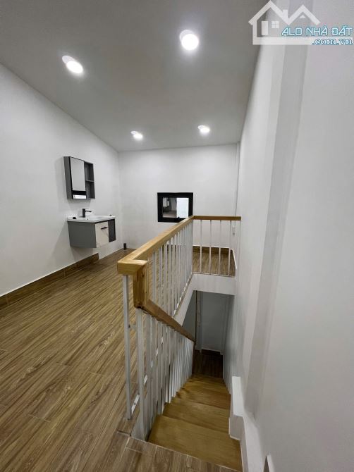 Nhà hot quận 1 giá vùng ven-cách mặt tiền trần hưng đạo chỉ 200m - 3