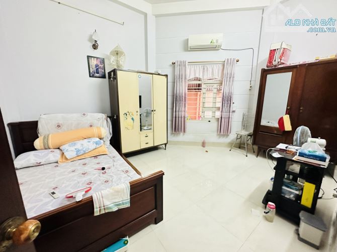 Bán Biệt thự sân vườn mặt tiền đường Nguyễn Đình Chính, Phú Nhuận, 150m2 , 3 tầng - 26 tỷ - 3