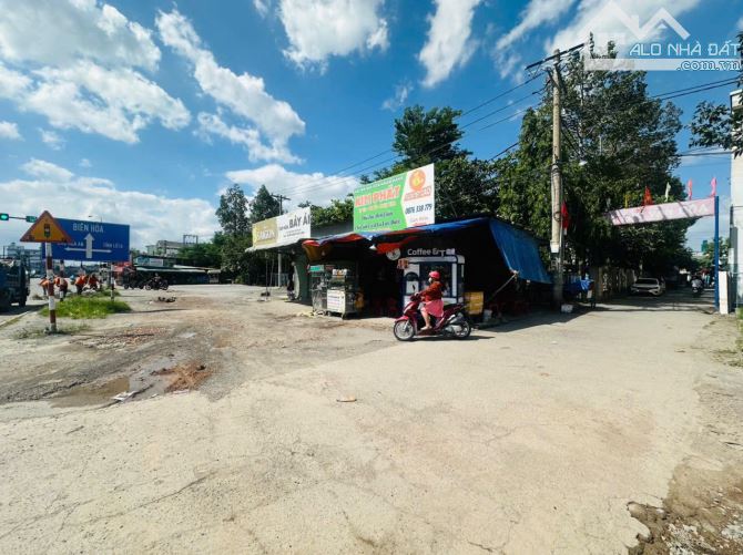 BÁN ĐẤT TẶNG NHÀ CẤP 4 SÁT TRƯỜNG TIỂU HỌC HOÁ AN . DT: 5x17=82M2. GIÁ: 2TỶ5 TL - 3