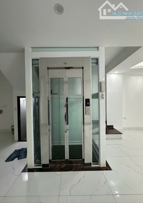 Nhà đẹp 75m2 Hoàng Quốc Việt - ô tô vào nhà, 7 tầng thang máy, full nội thất, 22 tỷ - 3