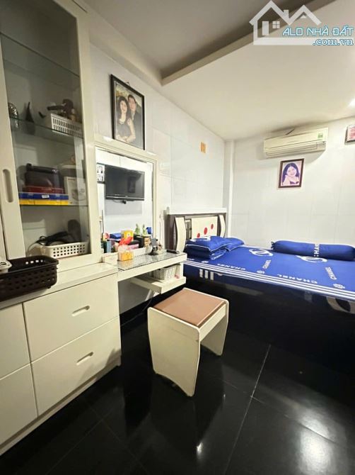 BÁN NHÀ 2 LẦU MẶT TIỀN NGUYỄN ĐỨC CẢNH. DT: 5,7x19M. GIÁ: 10,9 TỶ - 3