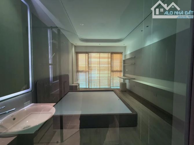 Bán Nhà Nguyễn Văn Linh, Long Biên 36m2, 6T, Gara Ô Tô, Thang Máy, Full Nội Thất - 11 Tỷ - 3