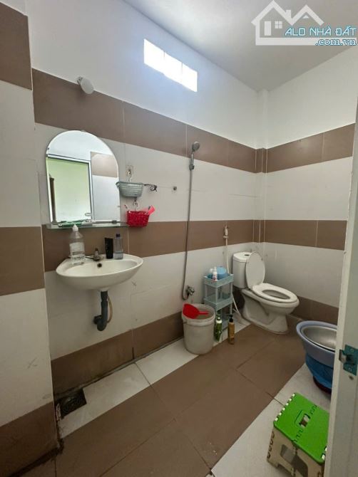 Nhà 1/ đường Tân Hiệp 32, kế bên chợ Hóc Môn , 2 tầng 5x22m , giá nhỉnh 4 tỷ - 3