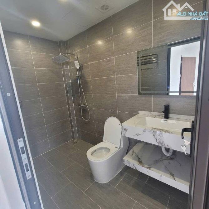 Nhà mới chỉ việc sách vali về ở luôn tại long biên cự Khối - 3