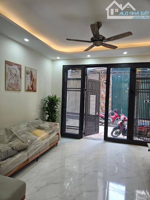 TÂN TRIỀU 30M² ÔTÔ ĐỖ CỬA VÀO NHÀ, MT 4.5M, 5 TẦNG, CHỈ NHỈNH 8:TỶ - 3