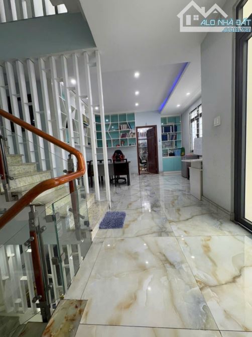 BÁN BIỆT THỰ PHỐ KHU ĐÔNG THỦ THIÊM – BÌNH TRƯNG ĐÔNG, QUẬN 2  📍 Vị trí: MT Đường 33 - 3