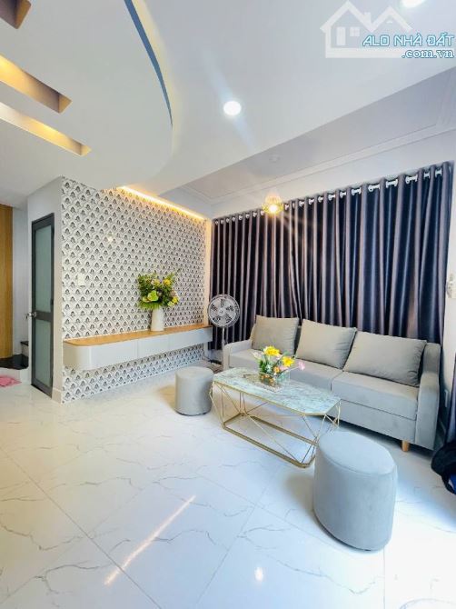 BÁN NHÀ TÂN BÌNH 5 TẦNG 30M2 ĐƯỜNG LẠC LONG QUÂN CHỈ 5.6 TỶ - 3
