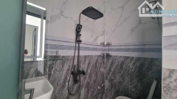 ✅NHÀ ĐẸP 3 LẦU✅ 6 PHÒNG NGỦ - 5 NHÀ WC - 6 TỶ 400 ✅ CÒN GIẢM THÊM ✅NGAY BV LÊ VĂN THỊNH - 3