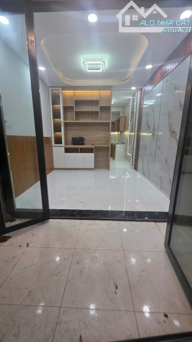2 tỷ 450 - Sổ riêng- 1 xẹc - ô tô đỗ 1 căn - DTSD 48.4m2 - 3