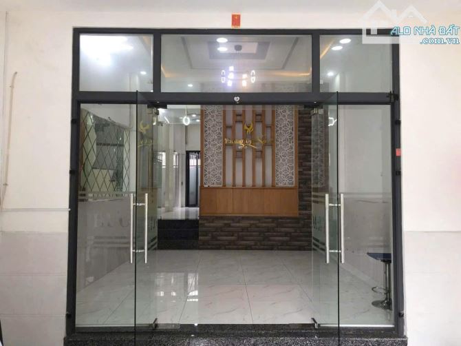 BÁN GẤP nhà Mặt tiền đường số 8, P.11 - Khu Buôn bán Sầm Uất | DT: 5,3 X 15m | 5 Tầng | - 3