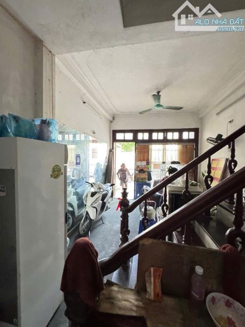 TRUNG KÍNH YÊN HÒA CẦU GIẤY 31 TỶ 5 TẦNG 40m² VỈA HÈ RỘNG 2 Ô TÔ TRÁNH THOÁNG MÁT - 3