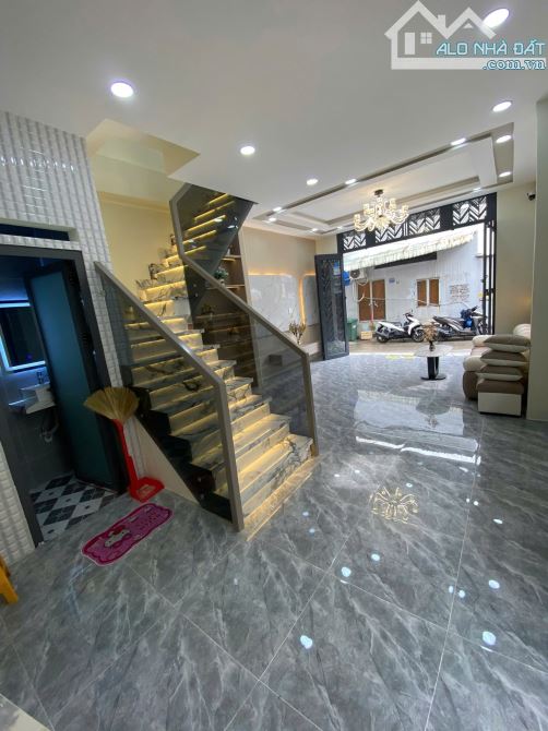 Nhà Hẽm Xe Hơi Đường Bà Hom,P.13, Q.6, Nhà Mới Nội Thất Cao Cấp,4.6 x9m, 2.5 Tấm , 5.5 tỷ - 3