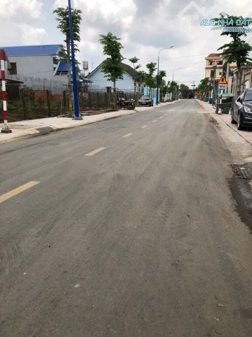 Bình Nhâm nhà cấp 4 DT 151 m2 giá 2,3 tỷ - 3