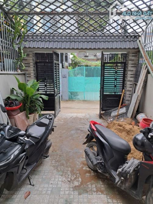 Bán nhà 2 Tầng 114m2 Đông Hòa,SHR đường ô tô thông,gần ngã 3 Cây Lơn - 3
