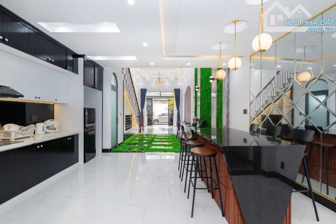 BÁN NHÀ 4 TẦNG THIẾT ĐẸP ĐƯỜNG HOÀNG HOA THÁM GẦN BIỂN BÃI SAU CHỈ 11.5 TỶ - 3