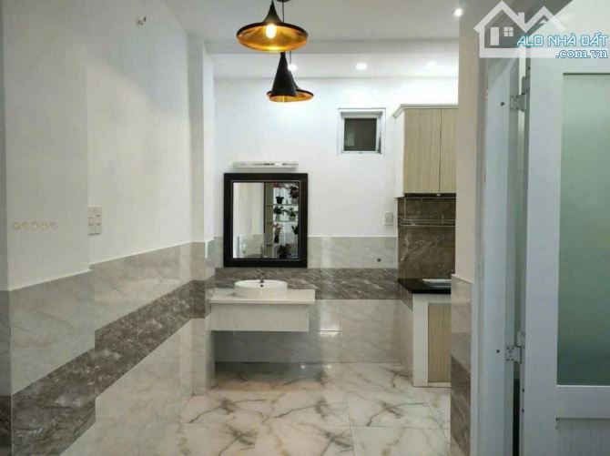TÂN ĐỊNH QUẬN 1 - NHÀ 3 TẦNG 30 BƯỚC RA MẶT TIỀN - HẺM RỘNG - NHỈNH 6 TỶ! - 3