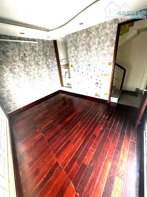 Bán nhà HẺM XE TẢI HINO ĐỖ CỬA Phan Xích Long PN, 4 tầng, căn góc, nhích 5 tỷ - 3