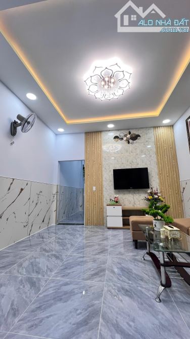 Nhà đẹp mới 57m2, 2PN vào ở liền, nở hậu tài lộc 7m, ngay Bến xe Quận 8 - 3