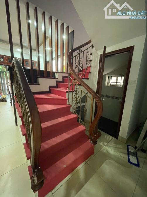 Cho thuê biệt thự KĐT Yên Hoà, Cầu Giấy. DT 150m2, 4 tầng, Mt 9m. Giá 45 triệu/thg - 3