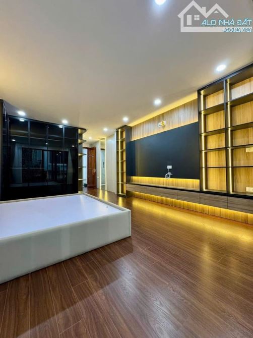 ĐẸP LUNG LINH-BÁN NHÀ LÔ GÓC- PHÚC ĐỒNG-6 TẦNG THANG MÁY-GARA Ô TÔ-TIỆN ÍCH-43M-11,2 TỶ - 3