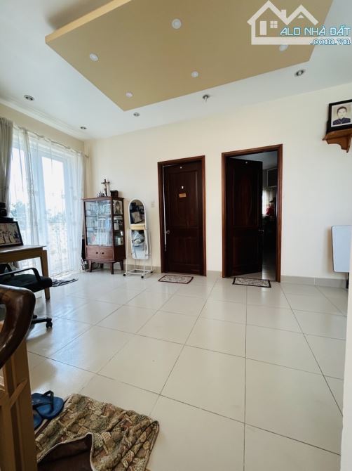 BÁN NHÀ HOÀNG DIỆU QUẬN 4 - 3TẦNG -4x10- HẺM 4M- GẦN KHU 20THƯỚC -KHÔNG QUY HOẠCH - 6.5 TỈ - 4