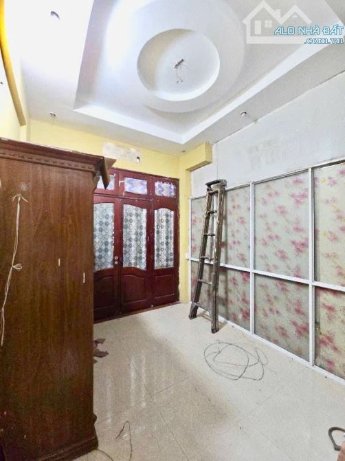 MẶT  NGÕ -ĐỘI  CẤN - LÕI BA ĐÌNH - DÂN  XÂY-MT RỘNG 5,2 m- THÔNG - GIÁ  ĐẦU  TƯ - 4