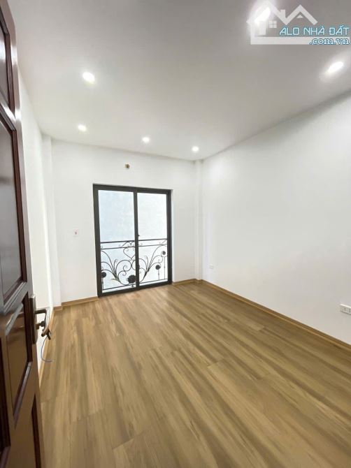 🏡 Bán nhà đẹp 70m² x 4 tầng, có gara ô tô – đường rộng, thông thoáng – giá chỉ nhỉnh 5 tỷ - 4