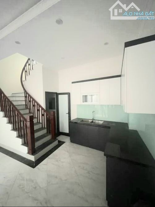 Bán nhà Thạch Bàn, ô tô đậu cổng, 5 tầng, 32m2, mt 5.8m, 5.5 tỷ - 4