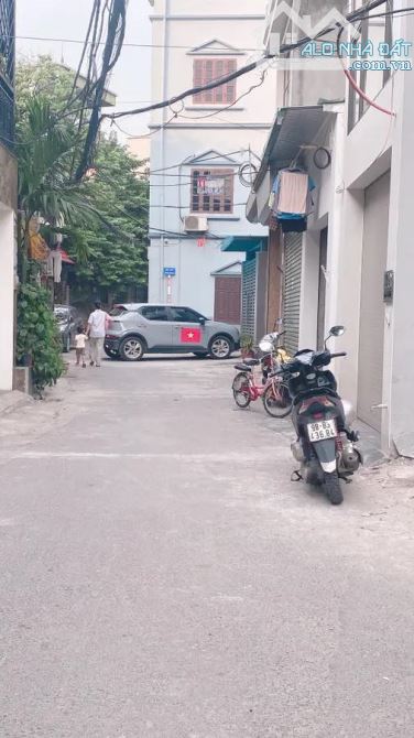 Bán Nhà Nguyễn Văn Linh, Long Biên 36m2, 6T, Gara Ô Tô, Thang Máy, Full Nội Thất - 11 Tỷ - 4