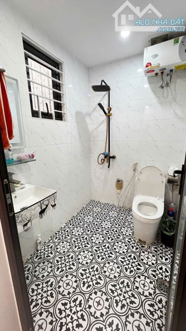 Nhà 5 Tầng Lô Góc, Ngõ Thông Ô Tô Tận Cửa, Gần Chợ - Thạch Bàn – 6.1B - 4