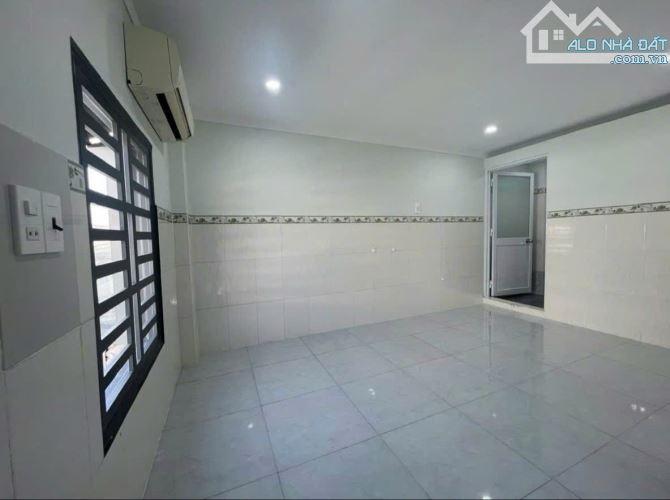 Bán căn nhà rất đẹp 90m2 đường nhựa ở Hóc môn giá 730 triệu.sổ hồng riêng - 4