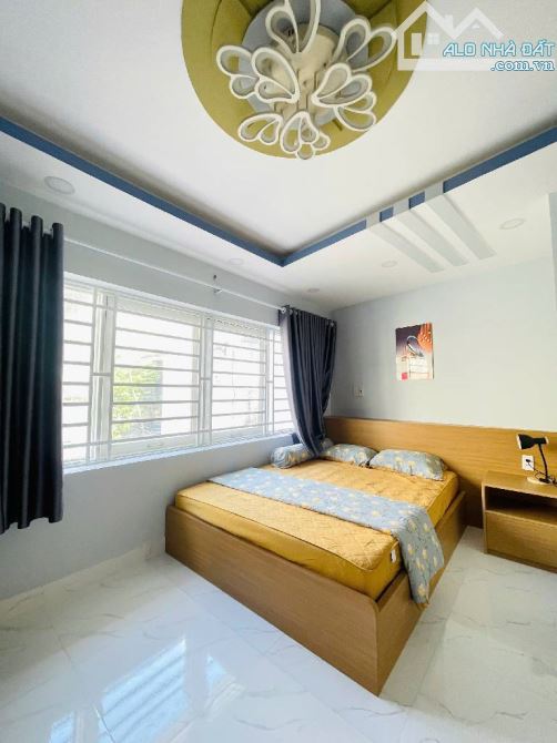 BÁN NHÀ TÂN BÌNH 5 TẦNG 30M2 ĐƯỜNG LẠC LONG QUÂN CHỈ 5.6 TỶ - 4