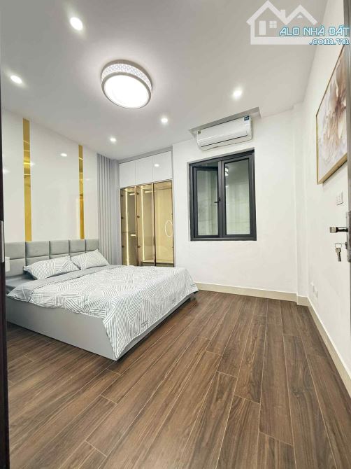 NHÀ ĐẸP TRUNG TÂM ĐỐNG ĐA – NGÕ THOÁNG GẦN Ô TÔ - 40m2 - 9 TỶ - 4