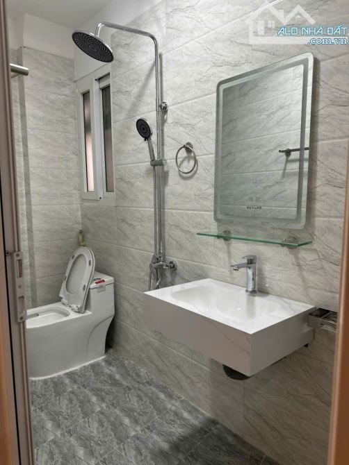 Bán nhà tổ 2 Đa Sỹ Kiến Hưng 32m 5 tầng full nội thất ô tô đỗ cổng chỉ 5.8 tỷ - 4