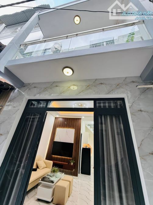 Hẻm 3.5M - Âu Dương Lân Quận 8, giáp Q5, 3PN, mới ở ngay Nhỉnh 3 tỷ - 4