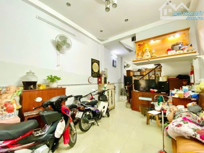 - CỌC NGAY, HXH, GIAO LỘ LÊ HỒNG PHONG, ĐBP ,LTT, Q.10, CHI 6,6 TỶ, 37M2, 3 TẦNG ĐÚC - - 4