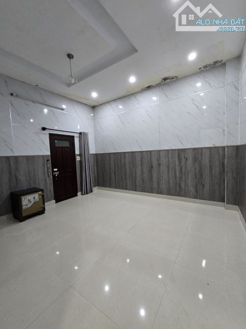 BÁN NHÀ 2 TẦNG 2 MÊ ĐÚC - GẦN MẶT TIỀN ĐIỆN BIÊN PHỦ, THANH KHÊ – DT 150M - ÔTÔ ĐỔ CỬA - 4