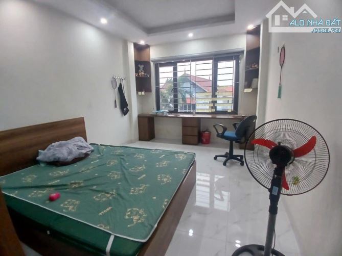 BÁN NHÀ KIM CHUNG LÔ GÓC 5 TẦNG CỰC ĐẸP Ô TÔ ĐỖ CỬA SÁT KĐT GIÁ CHỈ HƠN 5 TỶ XÍU - 4