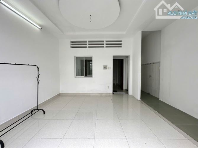 3 TẦNG- HẺM XH- 5 x 13M- KHU KD GẦN VX HÀNG XANH- XVNT P17 BT- 12,5 TỶ - 4