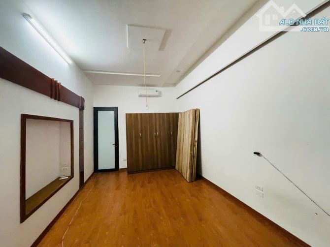 HÀNG KHỦNG CẦU GIẤY 45m 5 TẦNG MT 3.6m NGÕ THÔNG 20m RA PHỐ PHÂN LÔ 2 THOÁNG 15 TỶ - 4