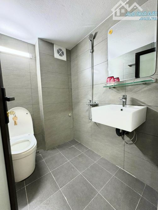Cho thuê nhà nguyên căn ngõ 606 Ngọc Thuỵ, Ngọc Thuỵ, Long Biên. DT 40m x 4 tầng, giá 12tr - 4