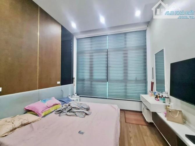 BÁN NHÀ SÁT PHỐ 22 TỶ 50m 5 TẦNG MT 3,8m VỈA HÈ Ô TÔ TRÁNH KINH DOANH NGUYÊN HỒNG ĐỐNG ĐA - 4