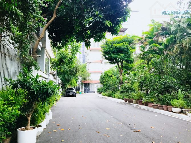 [ẢNH THẬT] BÁN BIỆT THỰ D3 VƯỜN ĐÀO 290M2 - 16M MẶT TIỀN - 150 TỶ - 6