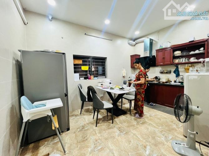 Nhà đẹp phân lô Trần Quốc Hoàn, oto tránh vỉa hè, bàn cờ, tự xây đẹp 58m2. Giá 22 tỷ - 5