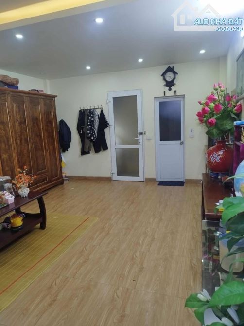 Bán nhà Tam Trinh. Nhà phân lô, ngõ nông - rộng, gần phố, lô góc, tặng full nội thất. - 5